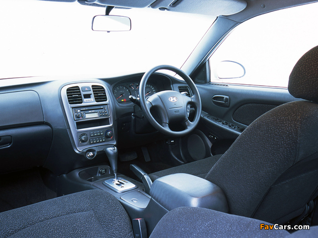 Pictures of Hyundai Sonata AU-spec (EF) 2002–05 (640 x 480)