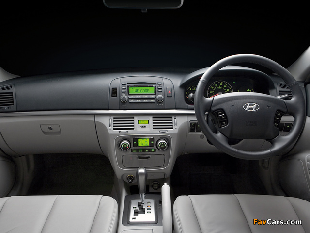 Hyundai Sonata UK-spec (NF) 2004–07 wallpapers (640 x 480)