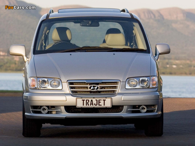 Hyundai Trajet ZA-spec 2004–08 pictures (640 x 480)