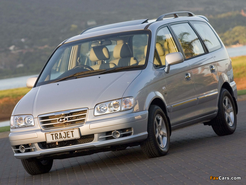 Pictures of Hyundai Trajet ZA-spec 2004–08 (800 x 600)