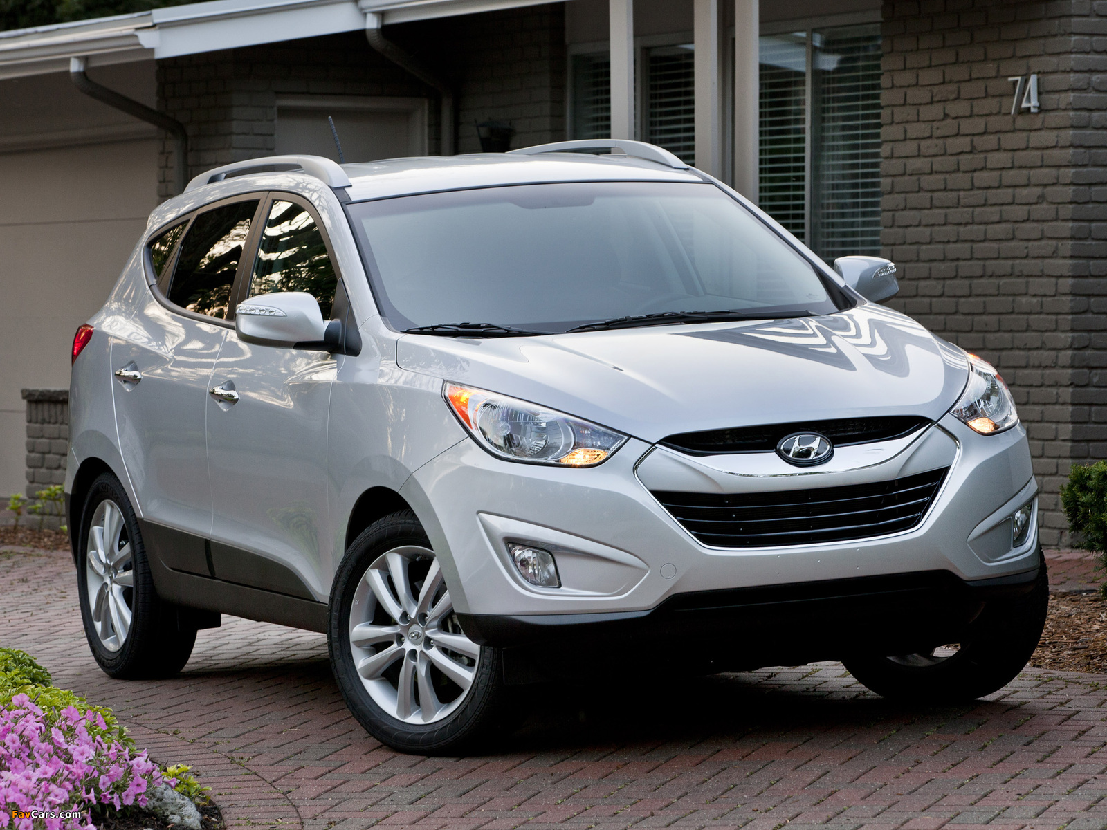 Hyundai Tucson US-spec 2010 wallpapers (1600 x 1200)