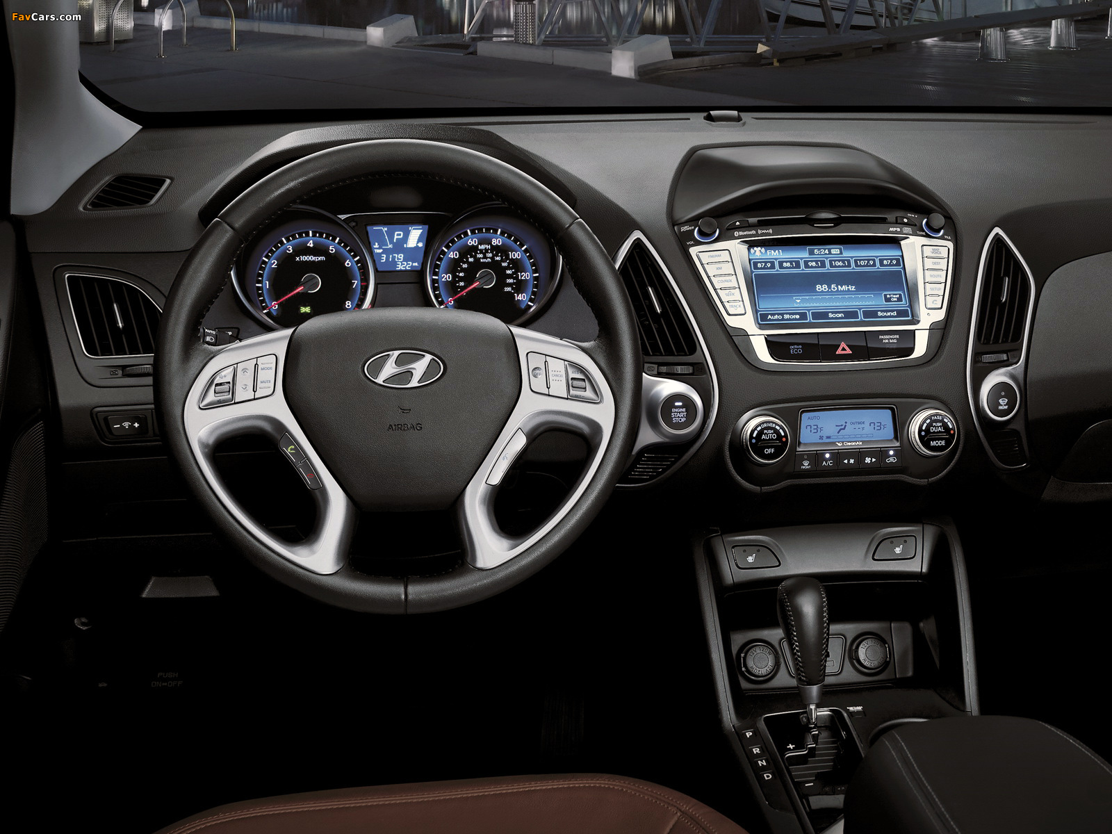 Hyundai Tucson US-spec 2010 wallpapers (1600 x 1200)