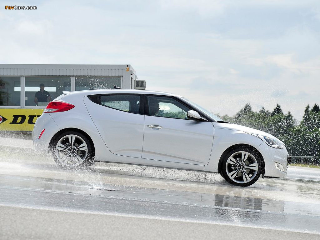 Images of Hyundai Veloster 2011 (1024 x 768)