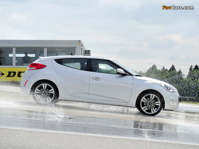 Images of Hyundai Veloster 2011 (640 x 480)