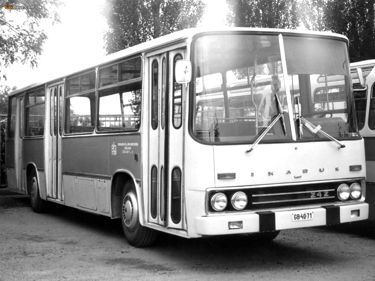 Images of Ikarus 242 1969–70 (1280 x 960)