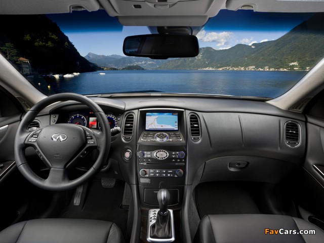 Photos of Infiniti EX30d (J50) 2010–13 (640 x 480)