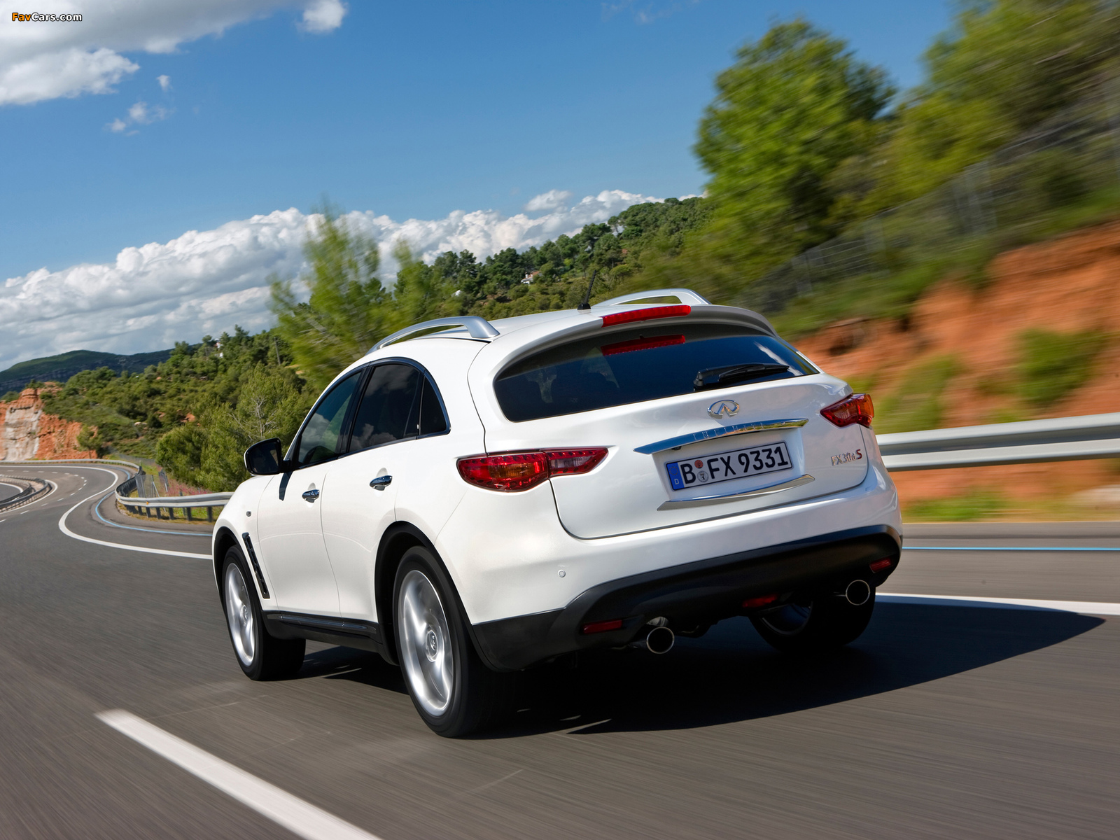 Pictures of Infiniti FX30dS (S51) 2010–12 (1600 x 1200)