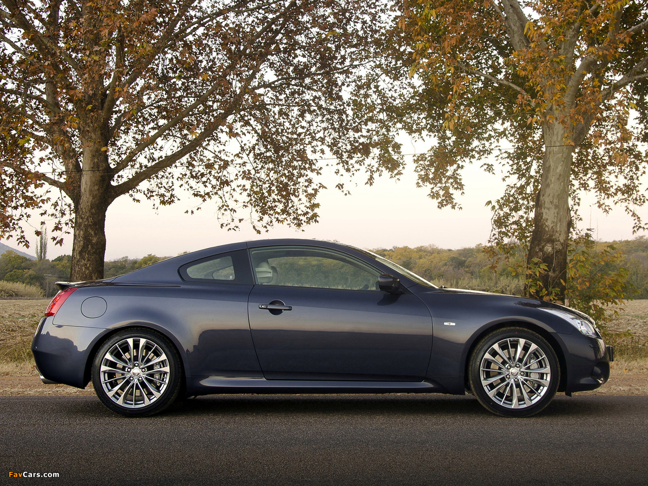 Photos of Infiniti G37S Coupe ZA-spec (CV36) 2012–13 (1280 x 960)