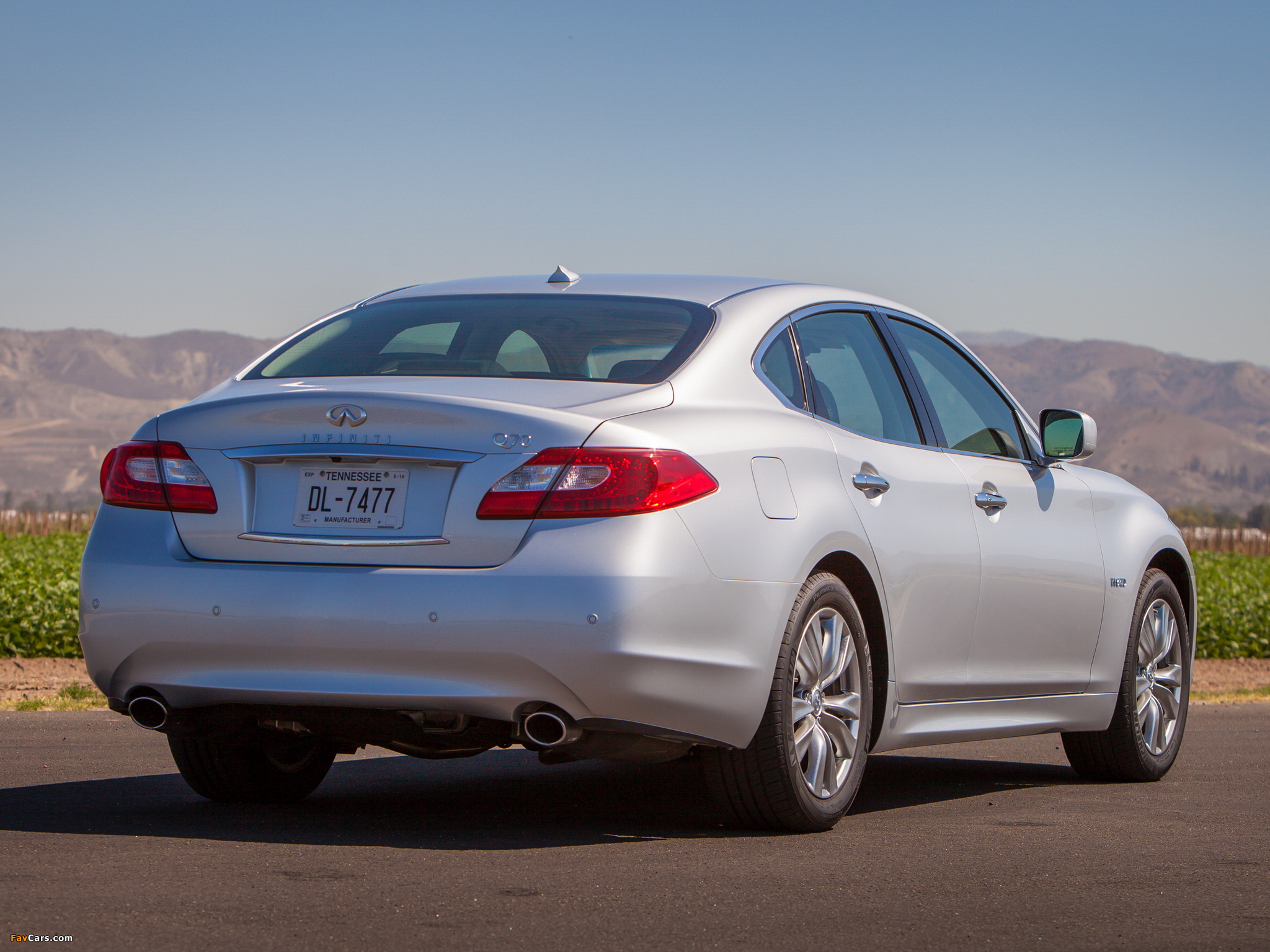 Images of Infiniti Q70 Hybrid (Y51) 2013 (2048 x 1536)