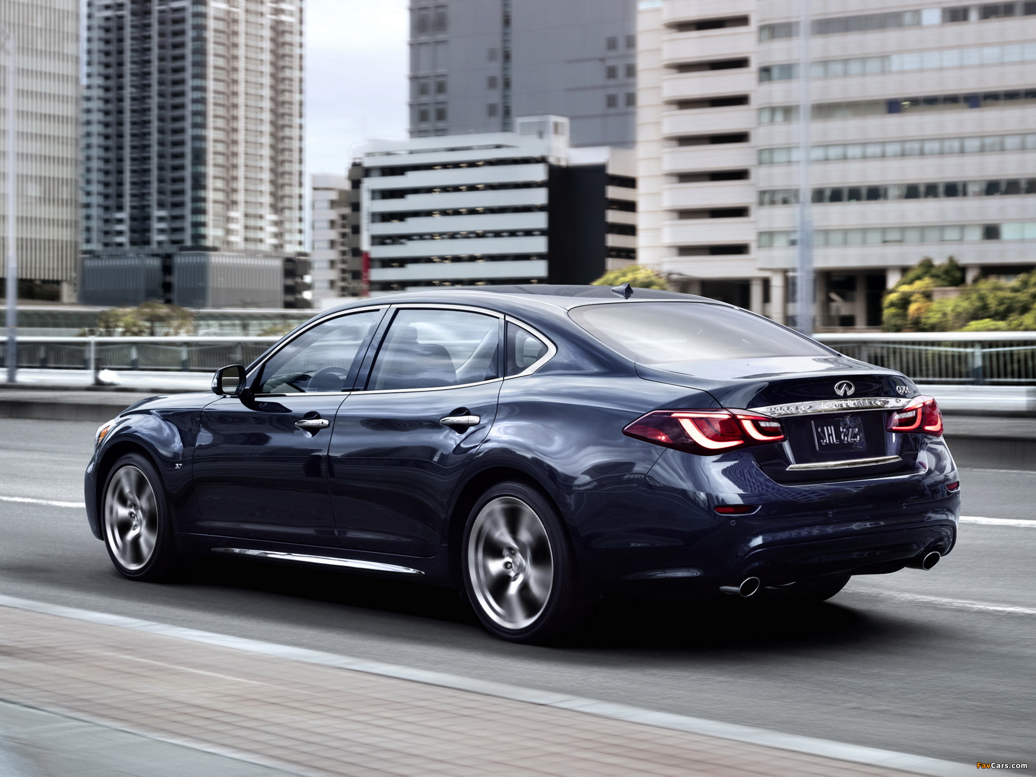 Images of 2015 Infiniti Q70L 3.7 (Y51) 2014 (2048 x 1536)