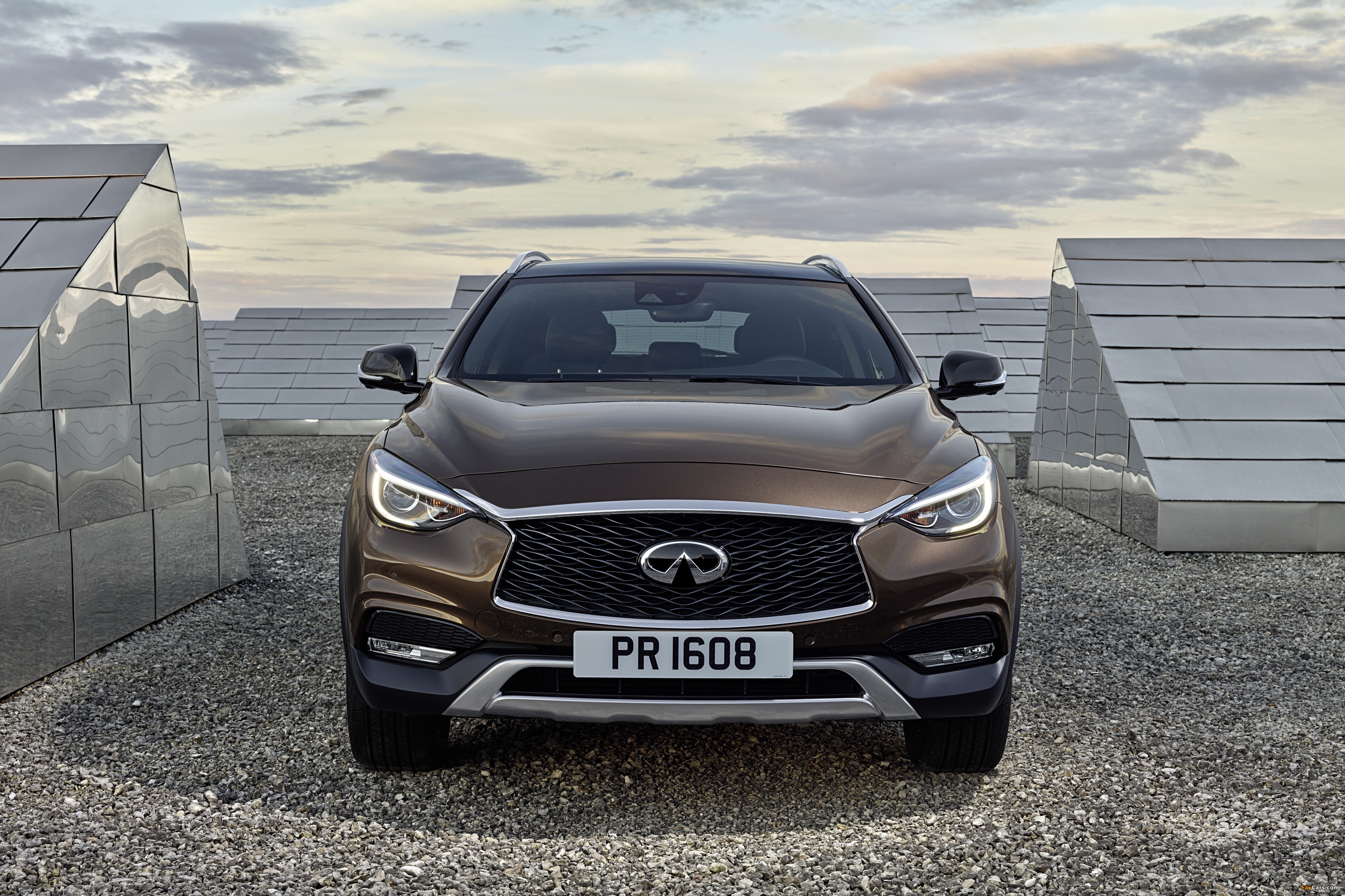 Images of Infiniti QX30 2015 (3600 x 2400)