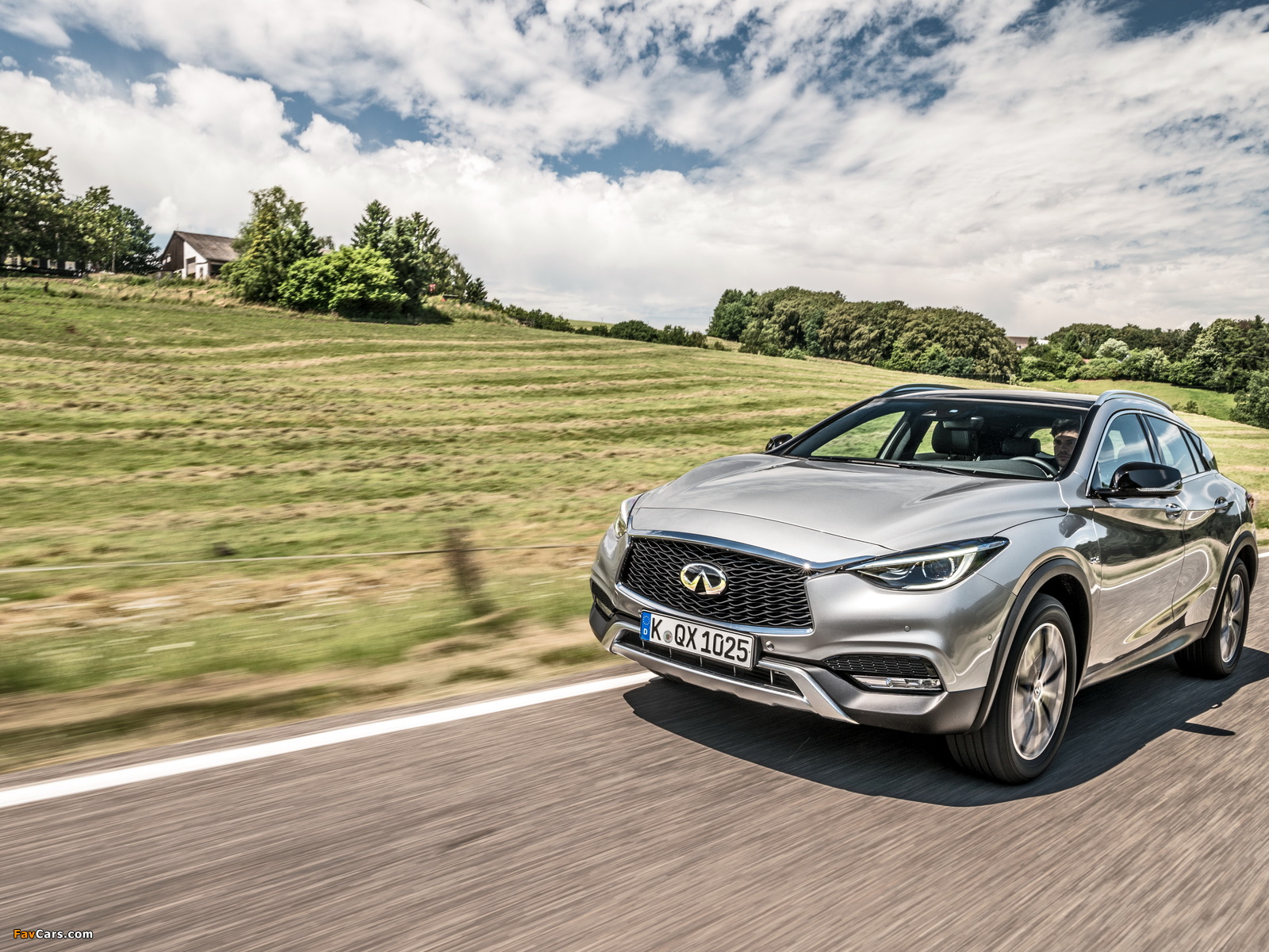 Infiniti QX30 2.2d AWD 2016 wallpapers (1600 x 1200)