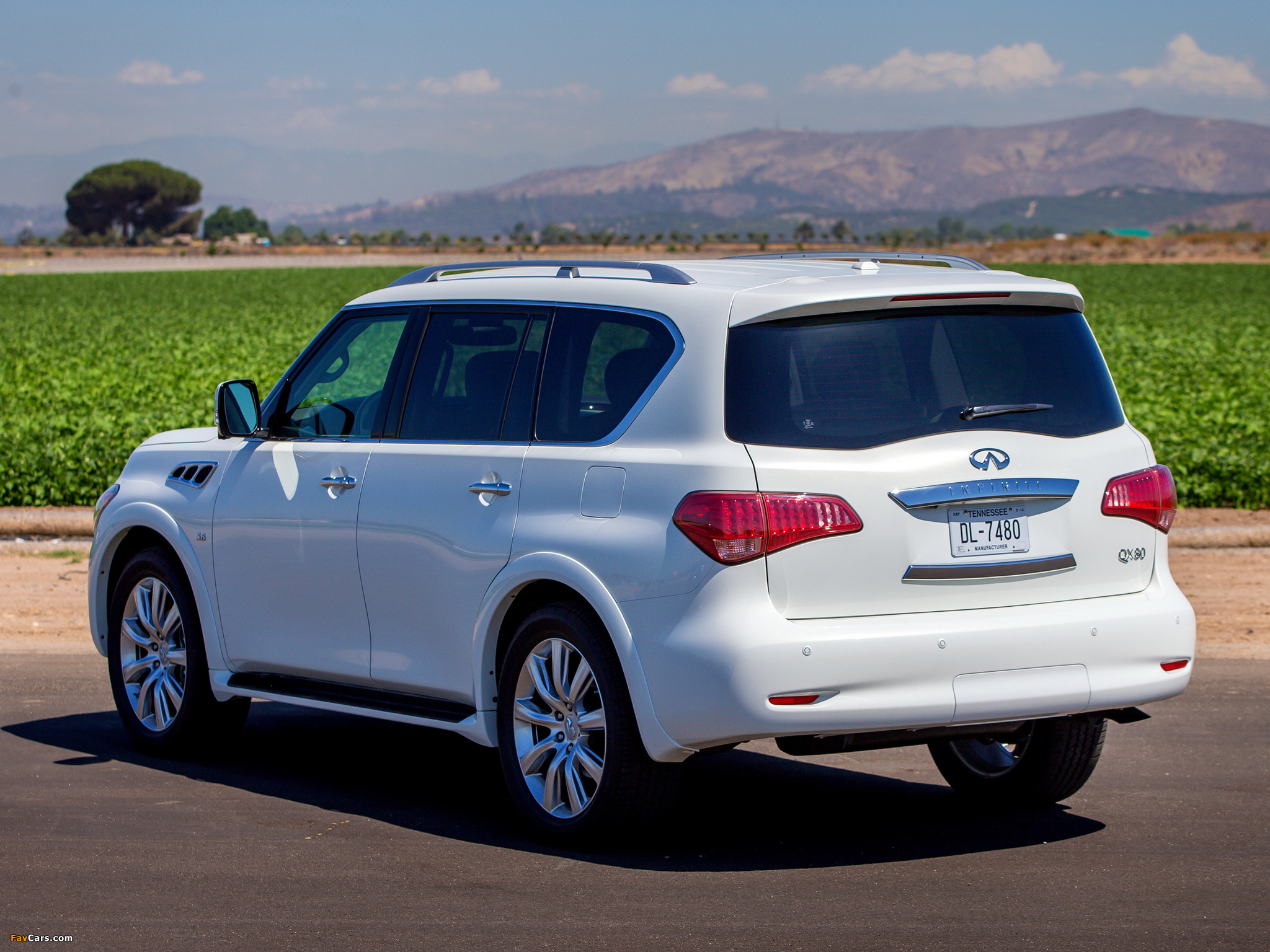 Infiniti QX80 5.6 (Z62) 2013–14 photos (2048 x 1536)