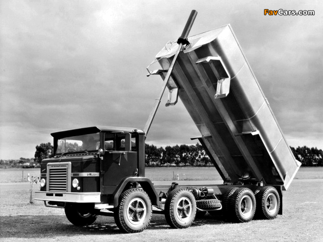 Images of International ACCO 8x4 Tipper 1968–71 (640 x 480)