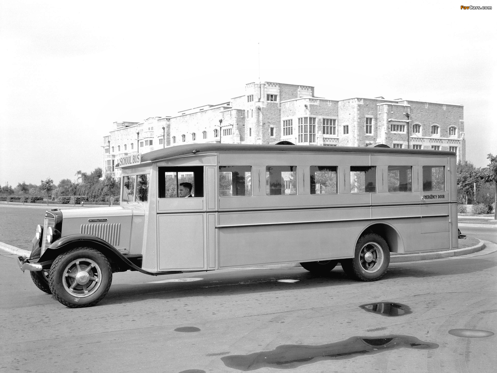 International C-30 School Bus 1935 wallpapers (1600 x 1200)