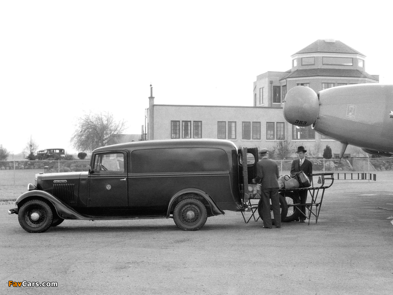 1934–37 International C-1 Panel Truck pictures (800 x 600)