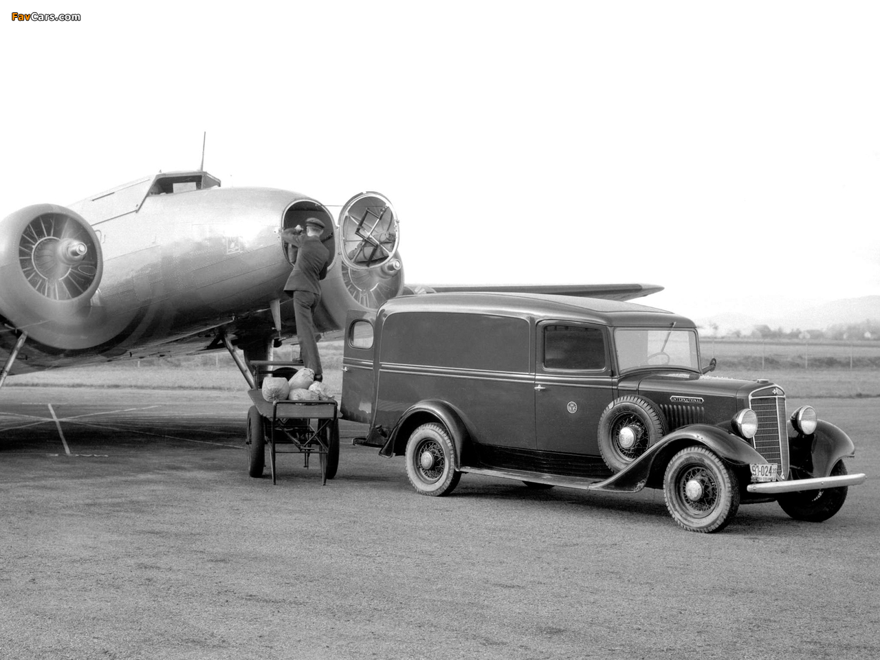 Photos of 1934–37 International C-1 Panel Truck (1280 x 960)
