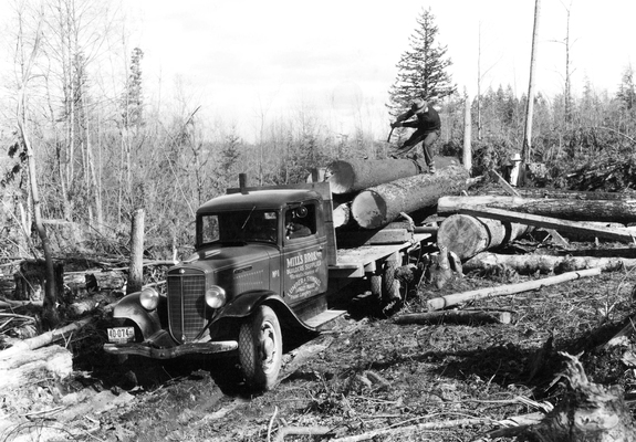 Pictures of 1934–37 International C-30 Flatbed