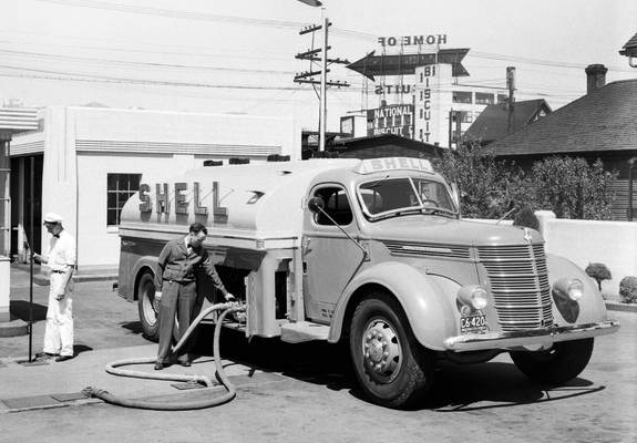 International D30 Tanker 1937–40 images