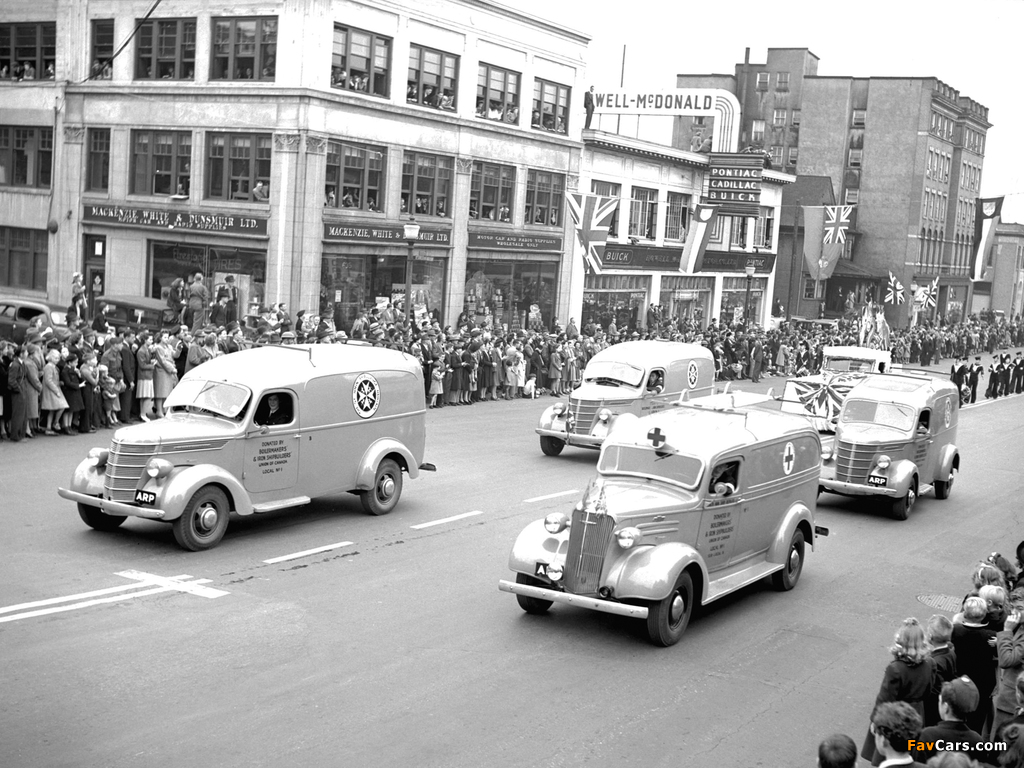 International D-2 Ambulance 1942 pictures (1024 x 768)