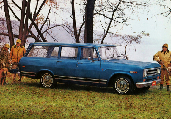 Pictures of International 1100D Custom Travelall 1969–70