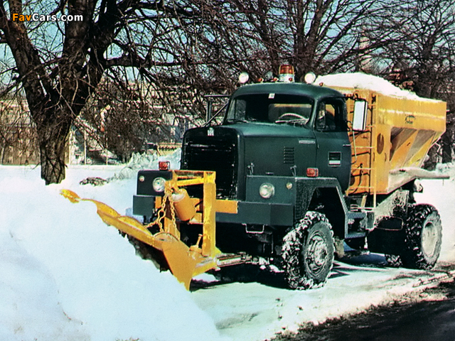 Pictures of International M-Series Snow Plow Truck 1970 (640 x 480)