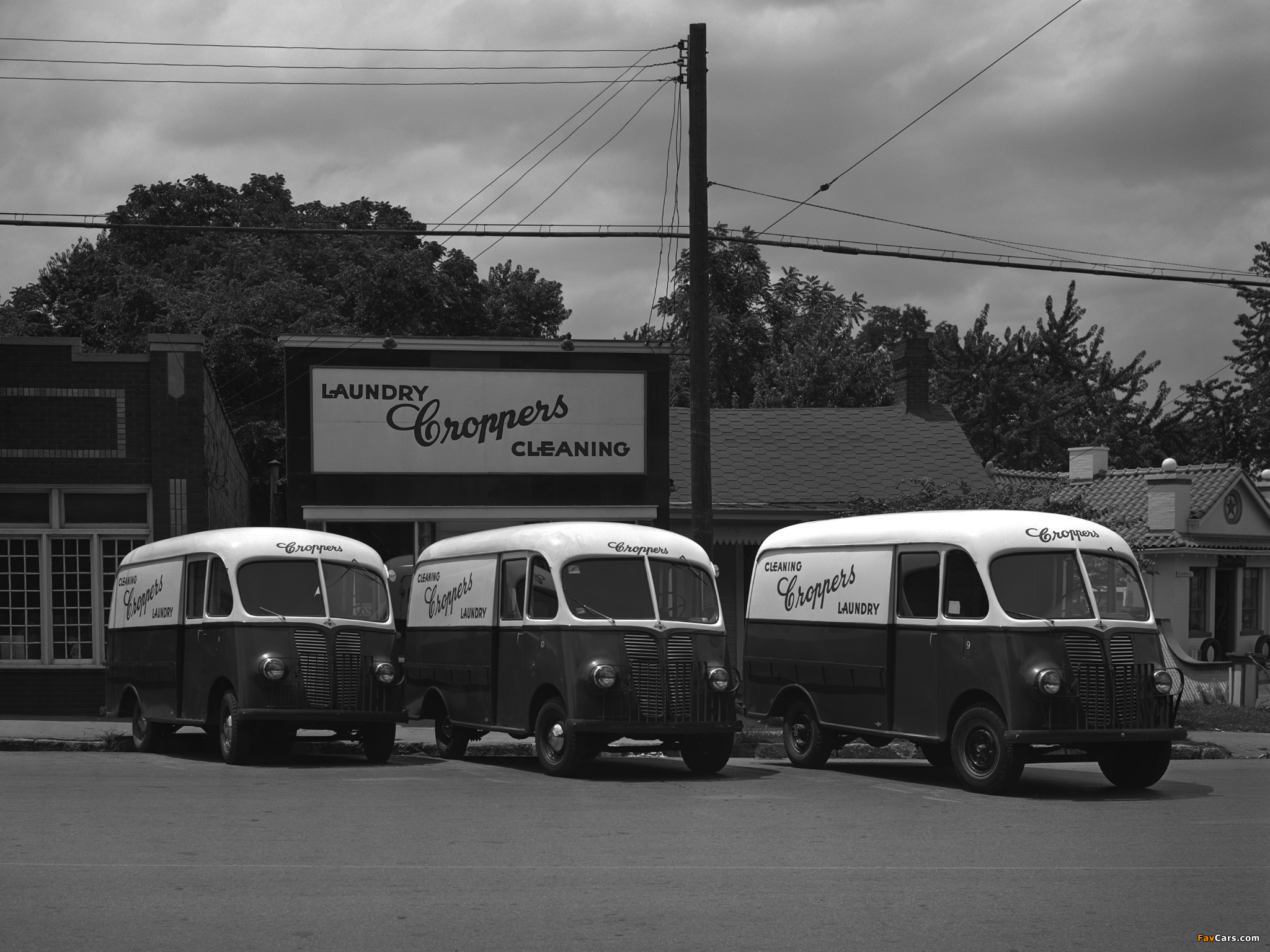 International Metro Delivery Van (KB/KBM-Series) 1941–49 pictures (2048 x 1536)