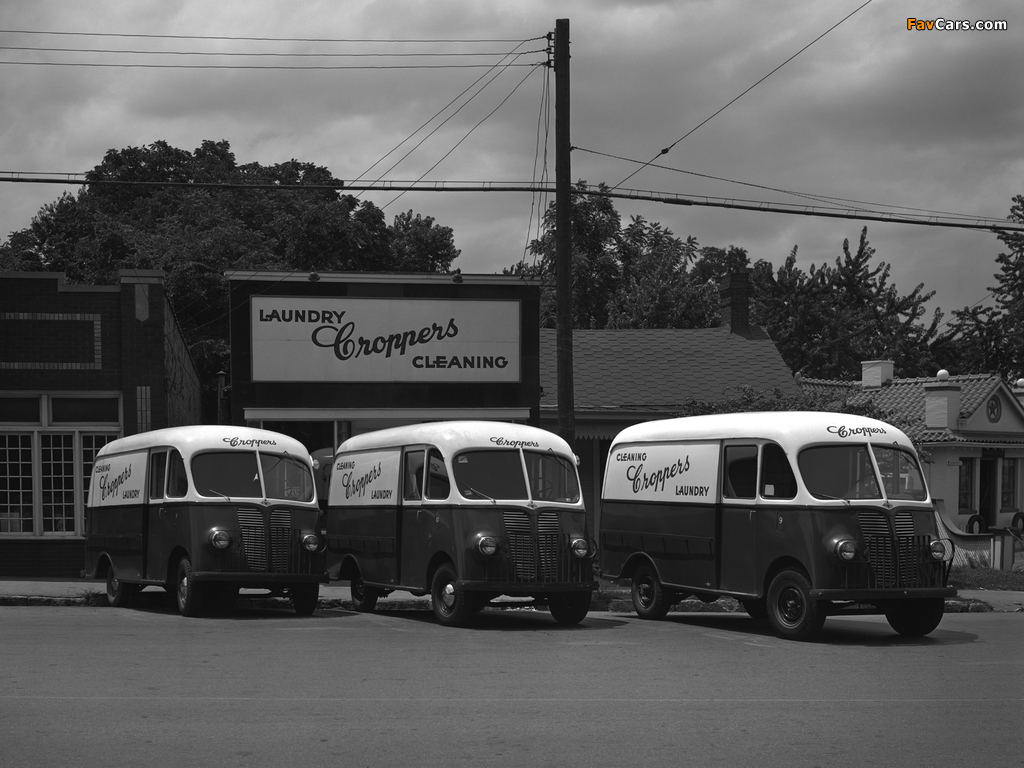 International Metro Delivery Van (KB/KBM-Series) 1941–49 pictures (1024 x 768)