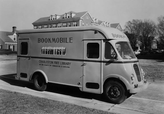 International Metro Bookmobile by Rock Hill Body Company (LM-Series) 1952 wallpapers