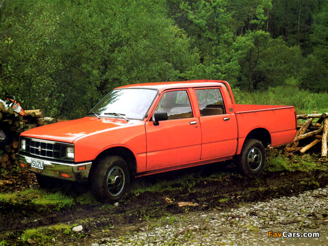 Photos of Isuzu Pickup Double Cab (KB) 1984–88 (640 x 480)