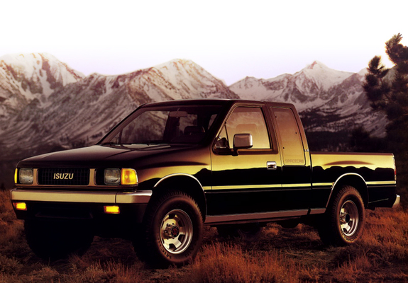 Pictures of Isuzu Pickup LS 4x4 Space Cab (TF) 1988–90