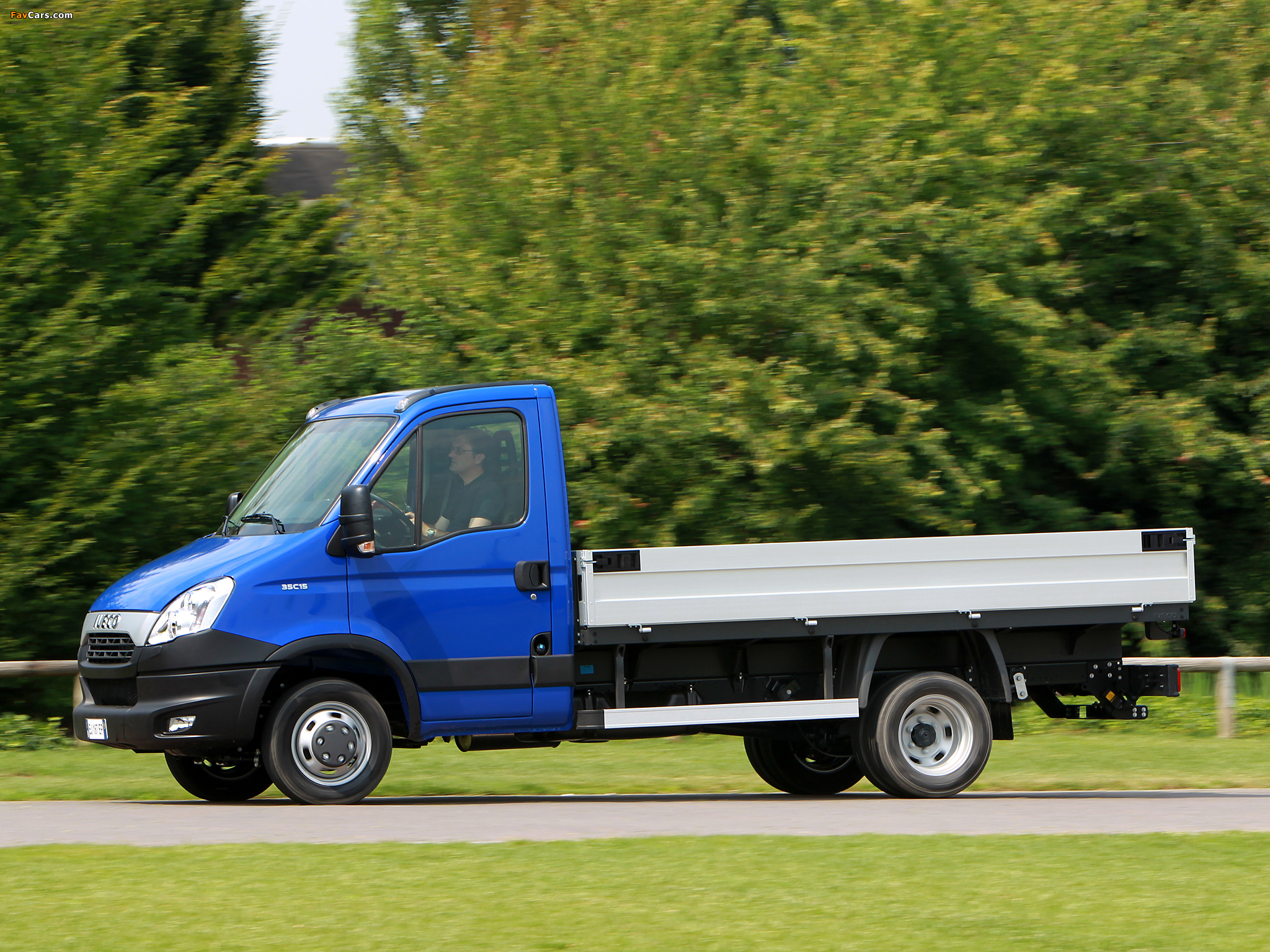 Images of Iveco Daily Chassis Cab 2011–14 (2048 x 1536)
