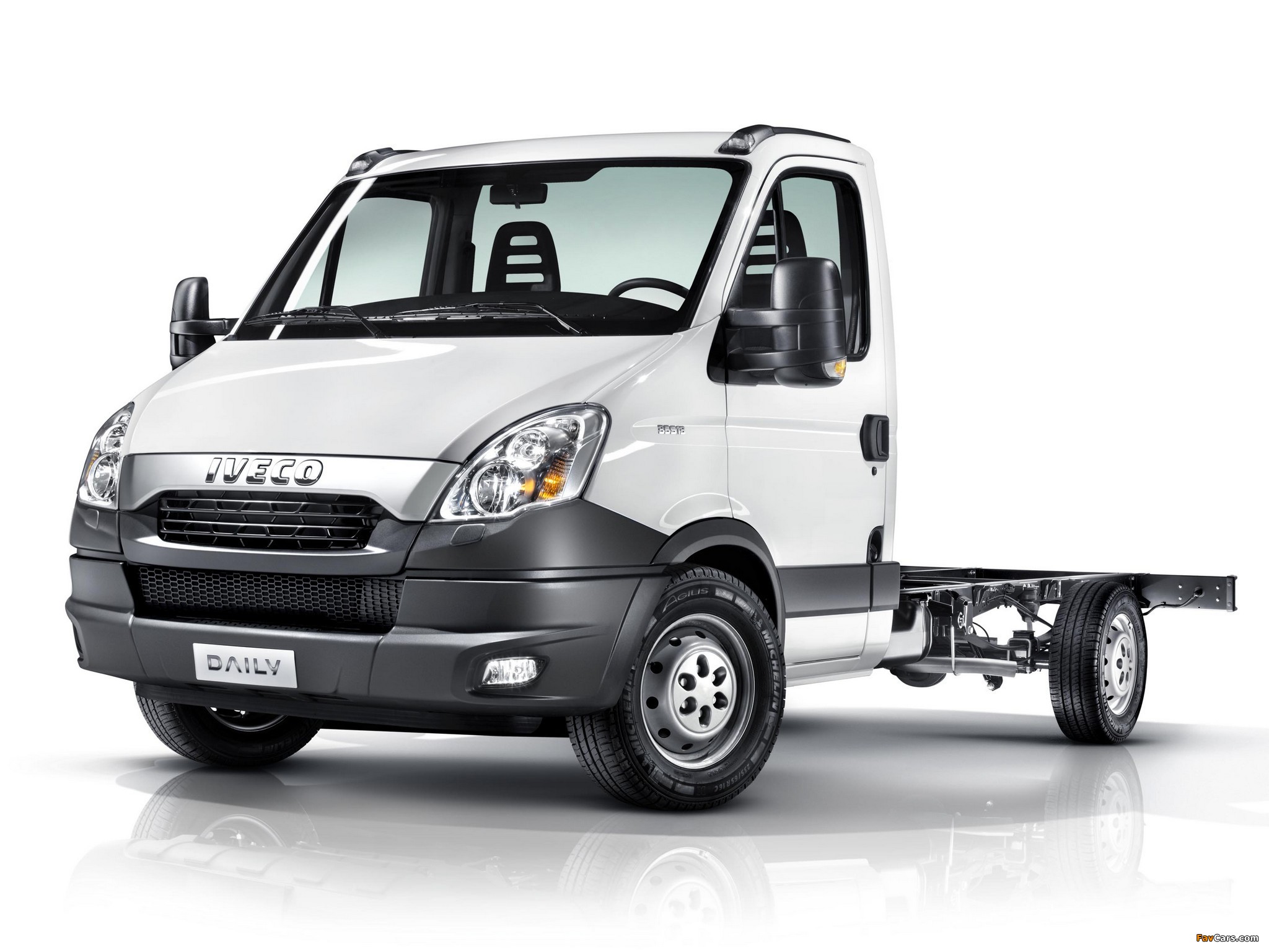 Images of Iveco Daily Chassis Cab Cutaway 2011–14 (2048 x 1536)