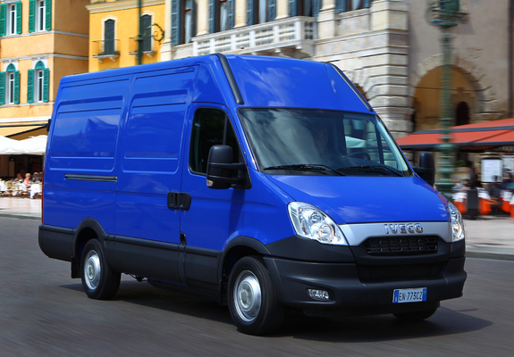 Images of Iveco Daily Van Natural Power 2011–14