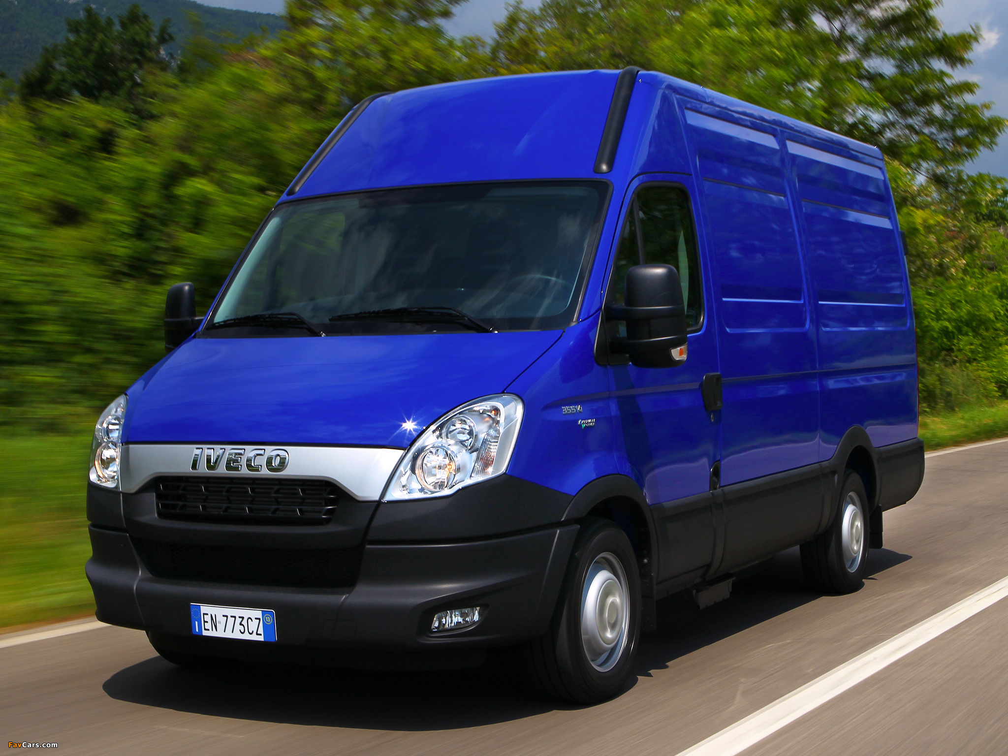 Images of Iveco Daily Van Natural Power 2011–14 (2048 x 1536)
