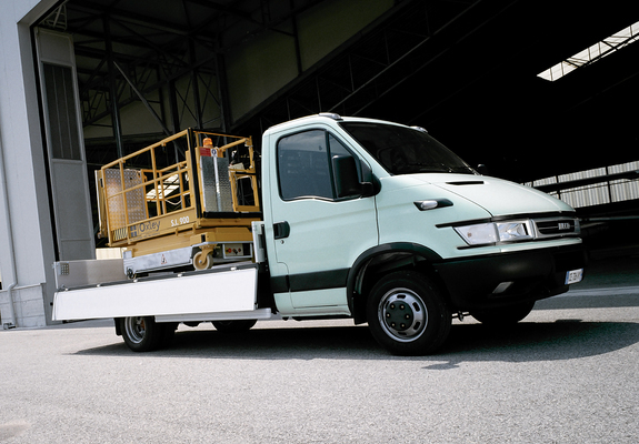 Iveco Daily Chassis Cab 2004–06 photos