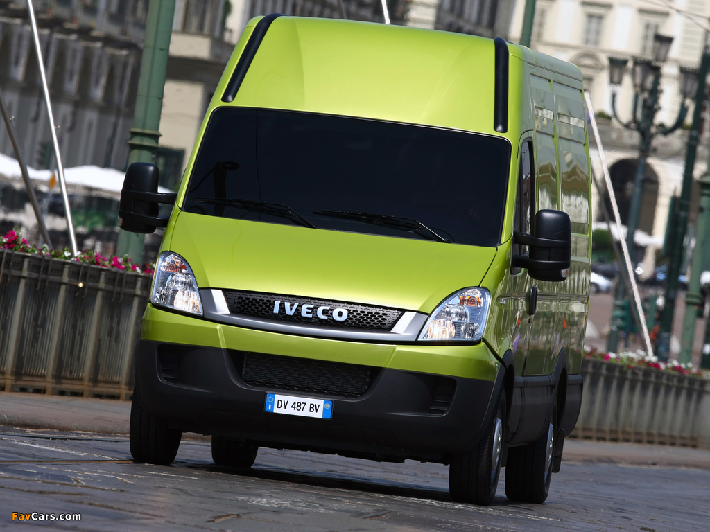 Iveco EcoDaily Van 2009–11 images (1024 x 768)