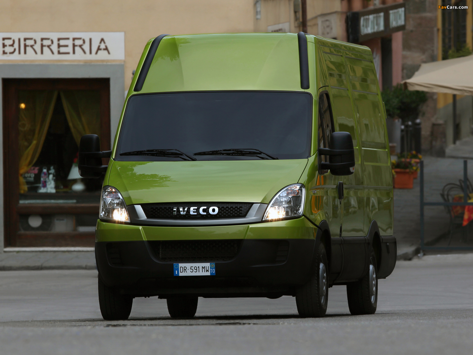 Iveco EcoDaily Van 2009–11 photos (1600 x 1200)