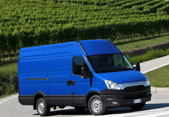 Iveco Daily Van 2011–14 images