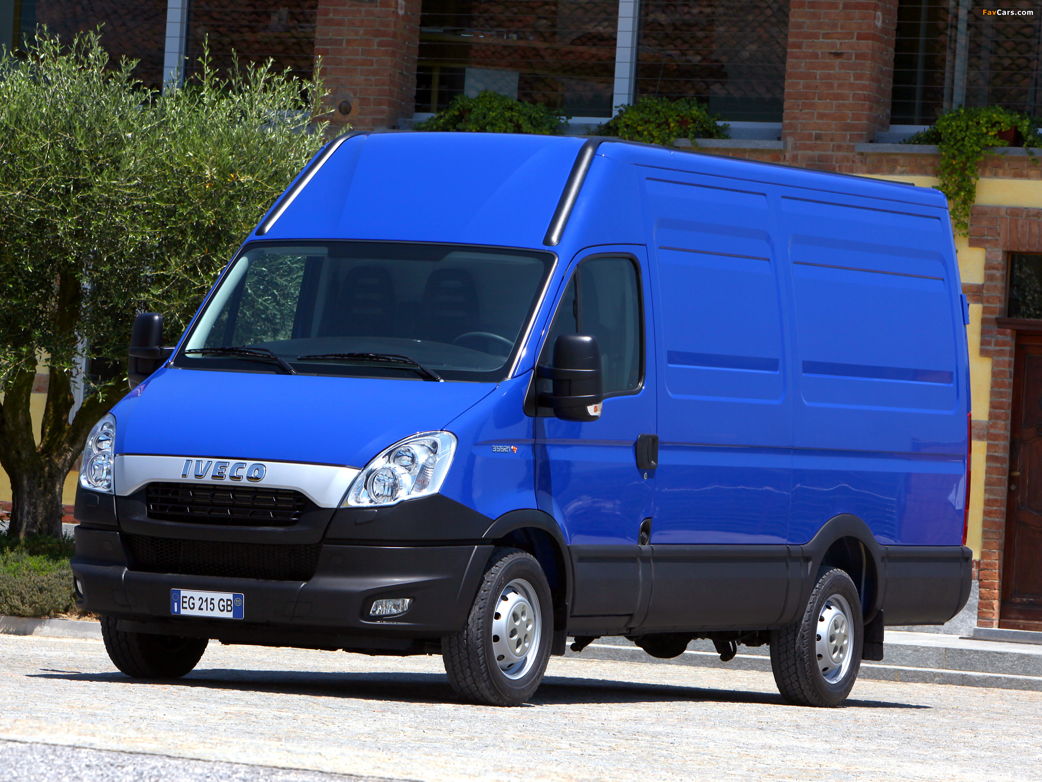 Iveco Daily Van 2011–14 images (2048 x 1536)