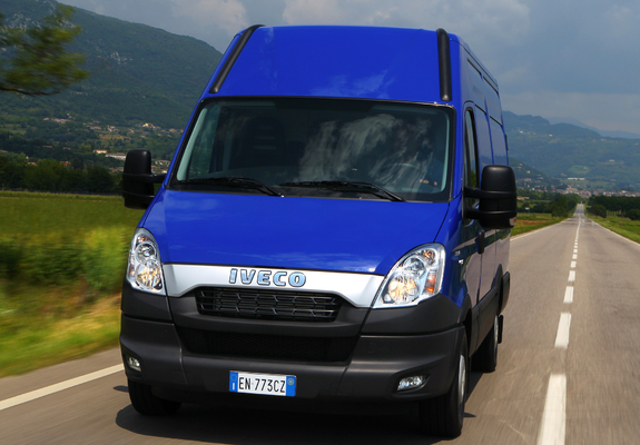 Iveco Daily Van Natural Power 2011–14 images