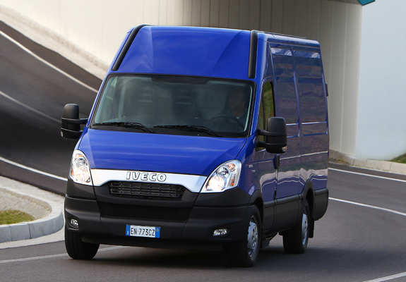 Iveco Daily Van Natural Power 2011–14 pictures