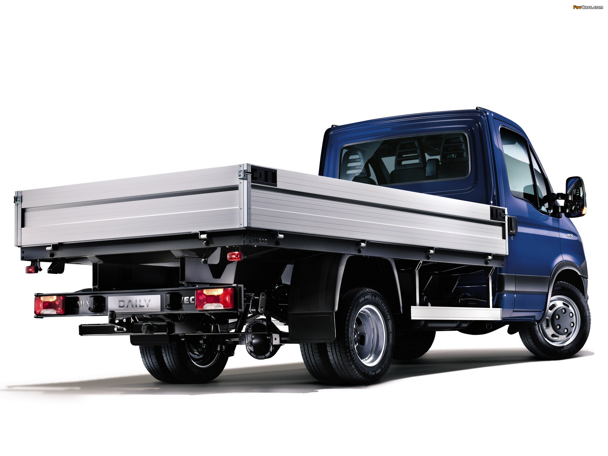 Iveco Daily Chassis Cab 2011–14 wallpapers (2048 x 1536)