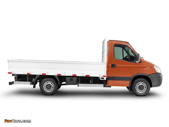 Iveco Daily Chassis BR-spec 2012 wallpapers (640 x 480)