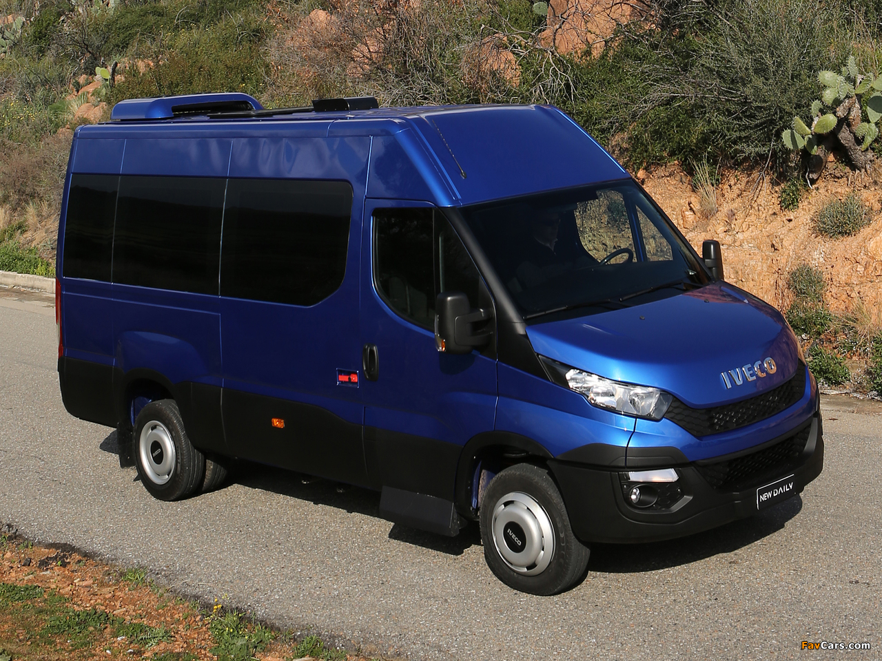 Iveco Daily Minibus 2014 pictures (1280 x 960)