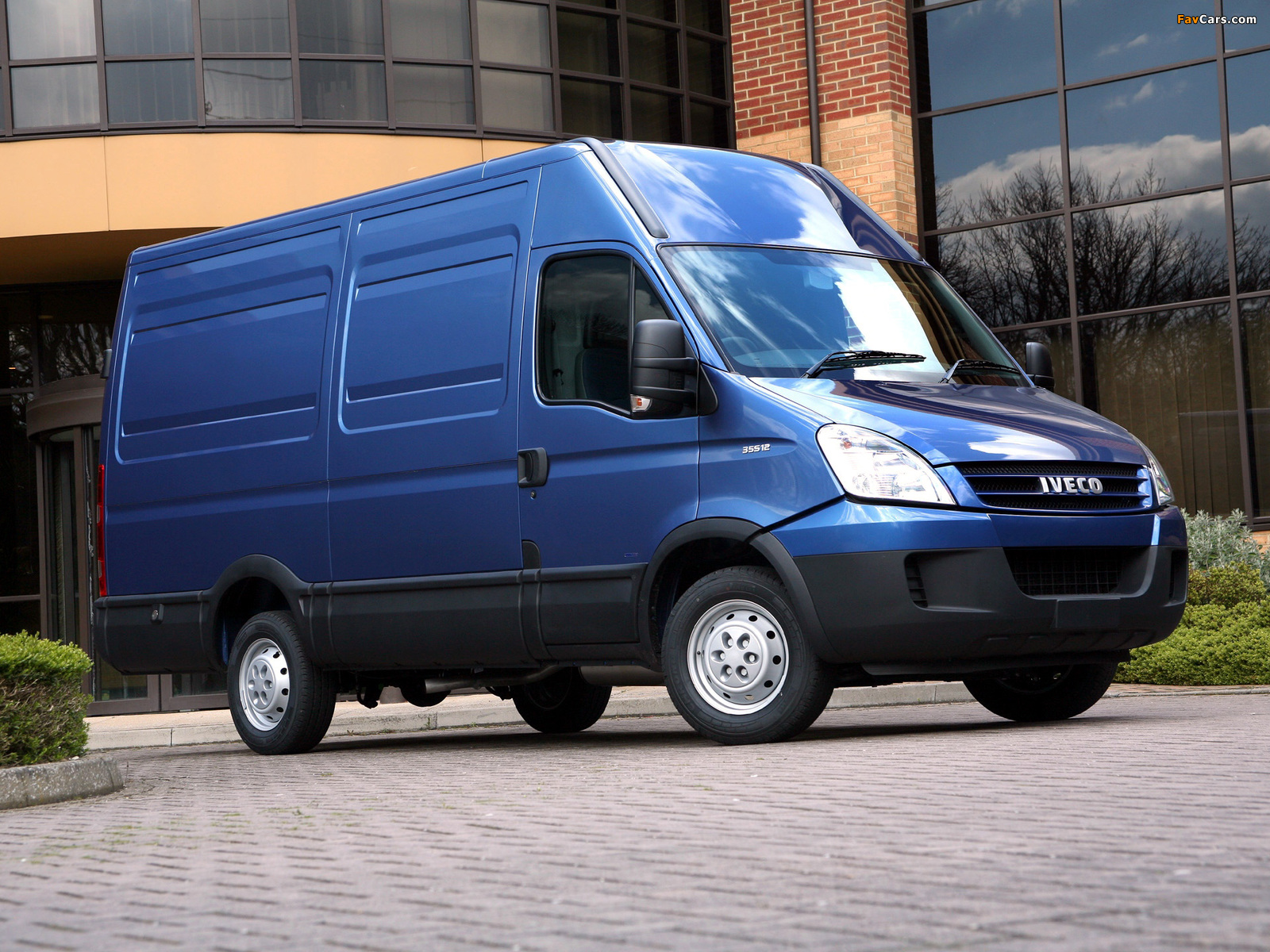 Photos of Iveco Daily Van UK-spec 2006–09 (1600 x 1200)