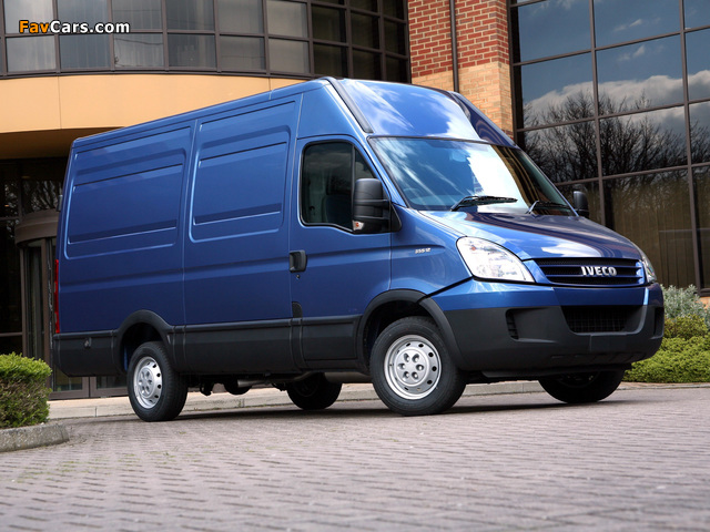 Photos of Iveco Daily Van UK-spec 2006–09 (640 x 480)