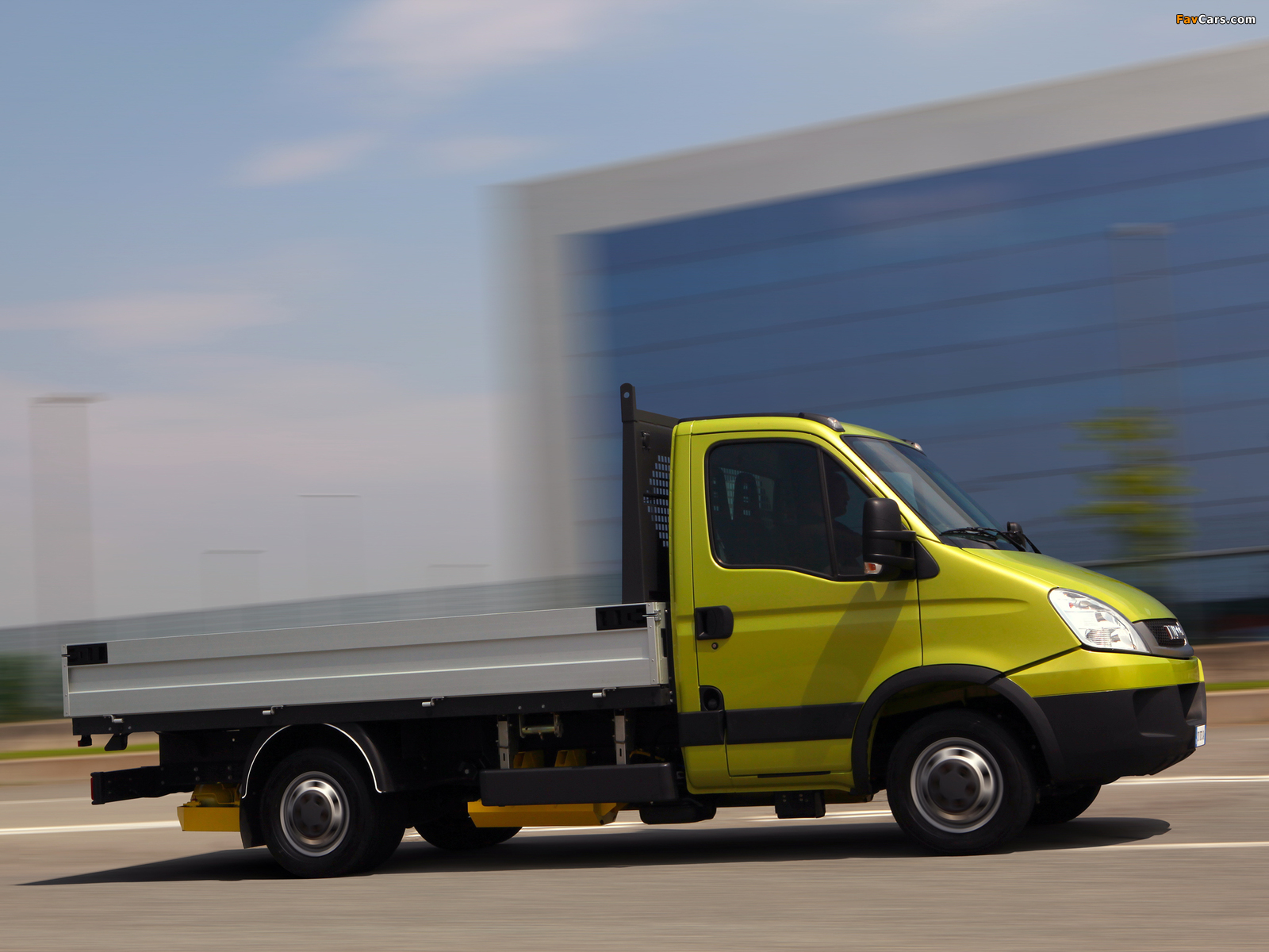 Photos of Iveco EcoDaily Chassis Cab 2009–11 (1600 x 1200)