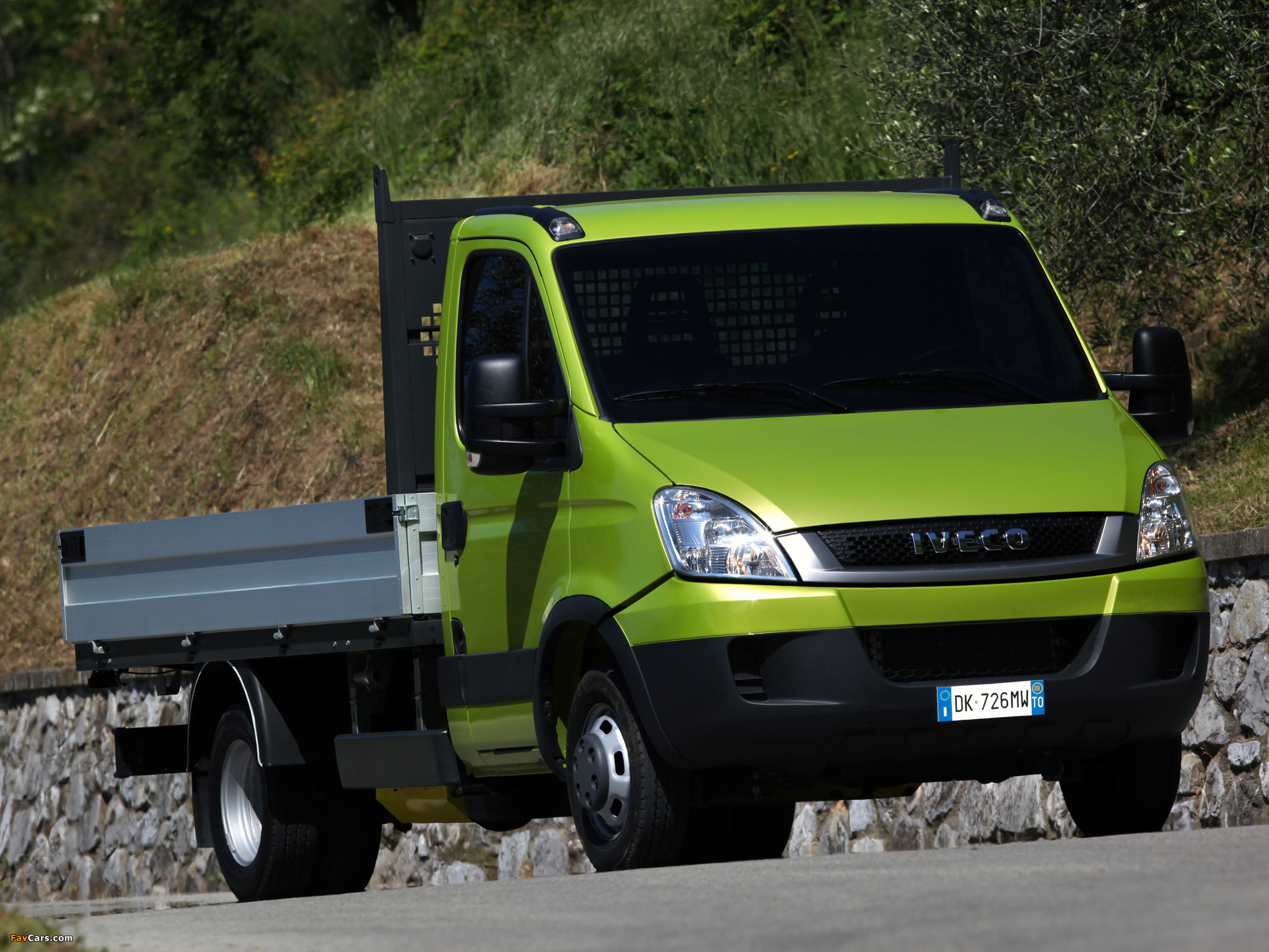 Photos of Iveco EcoDaily Chassis Cab 2009–11 (2048 x 1536)