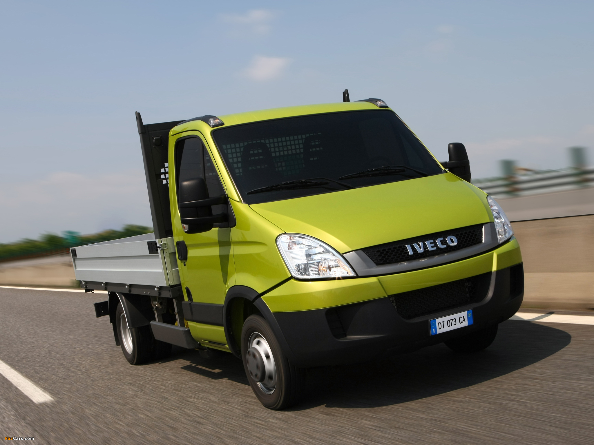 Photos of Iveco EcoDaily Chassis Cab 2009–11 (2048 x 1536)